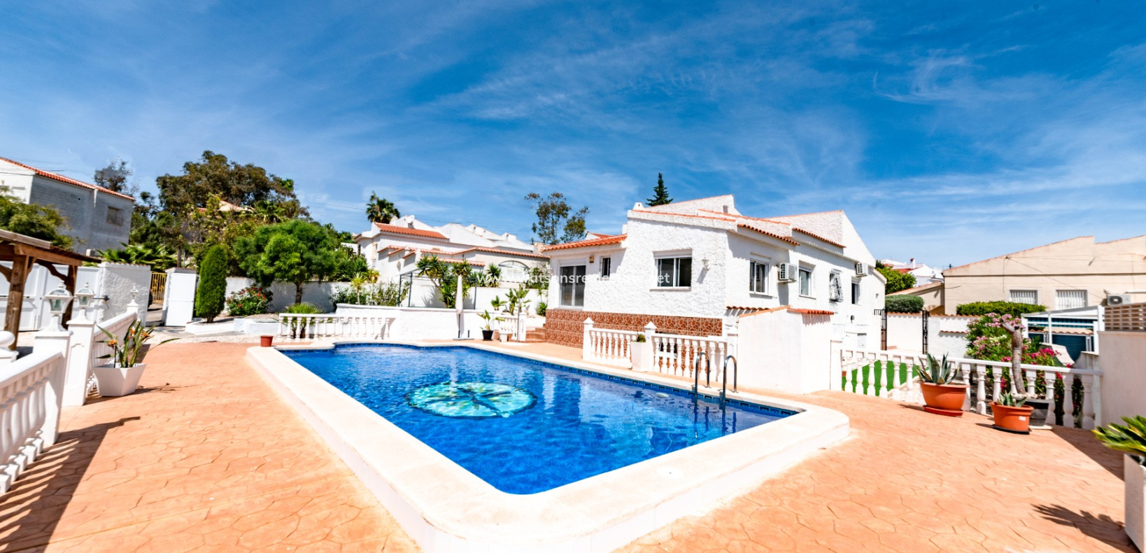 Resale - Fristaende Villa - Urb. La Marina