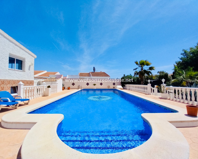 Resale - Fristaende Villa - Urb. La Marina