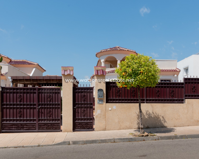 Resale - Fristaende Villa - Urb. La Marina