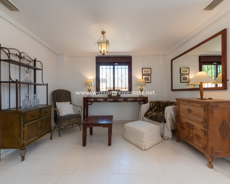 Resale - Fristaende Villa - Urb. La Marina