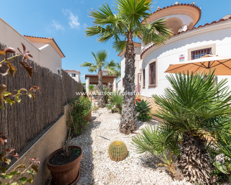Resale - Fristaende Villa - Urb. La Marina