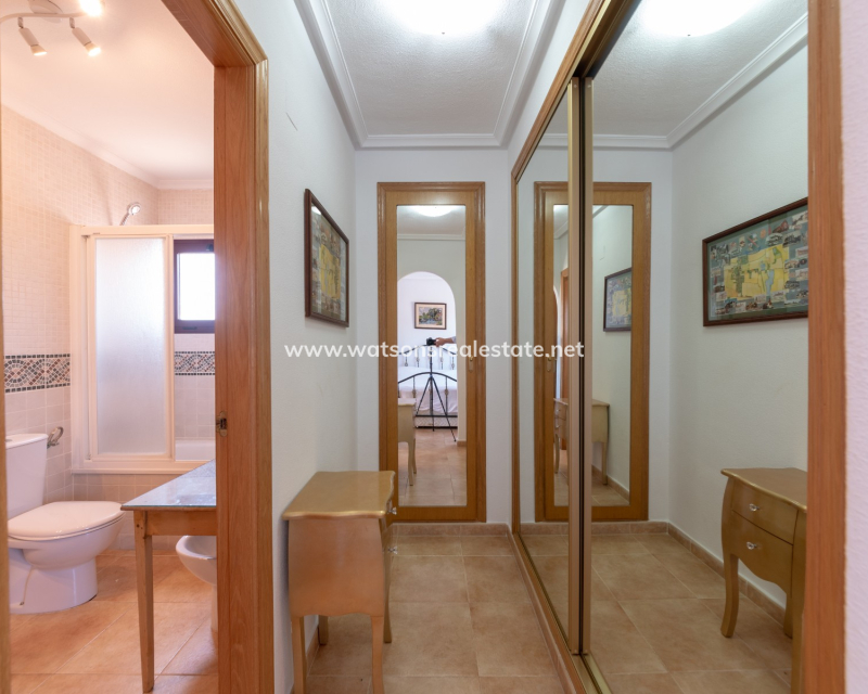 Resale - Fristaende Villa - Urb. La Marina