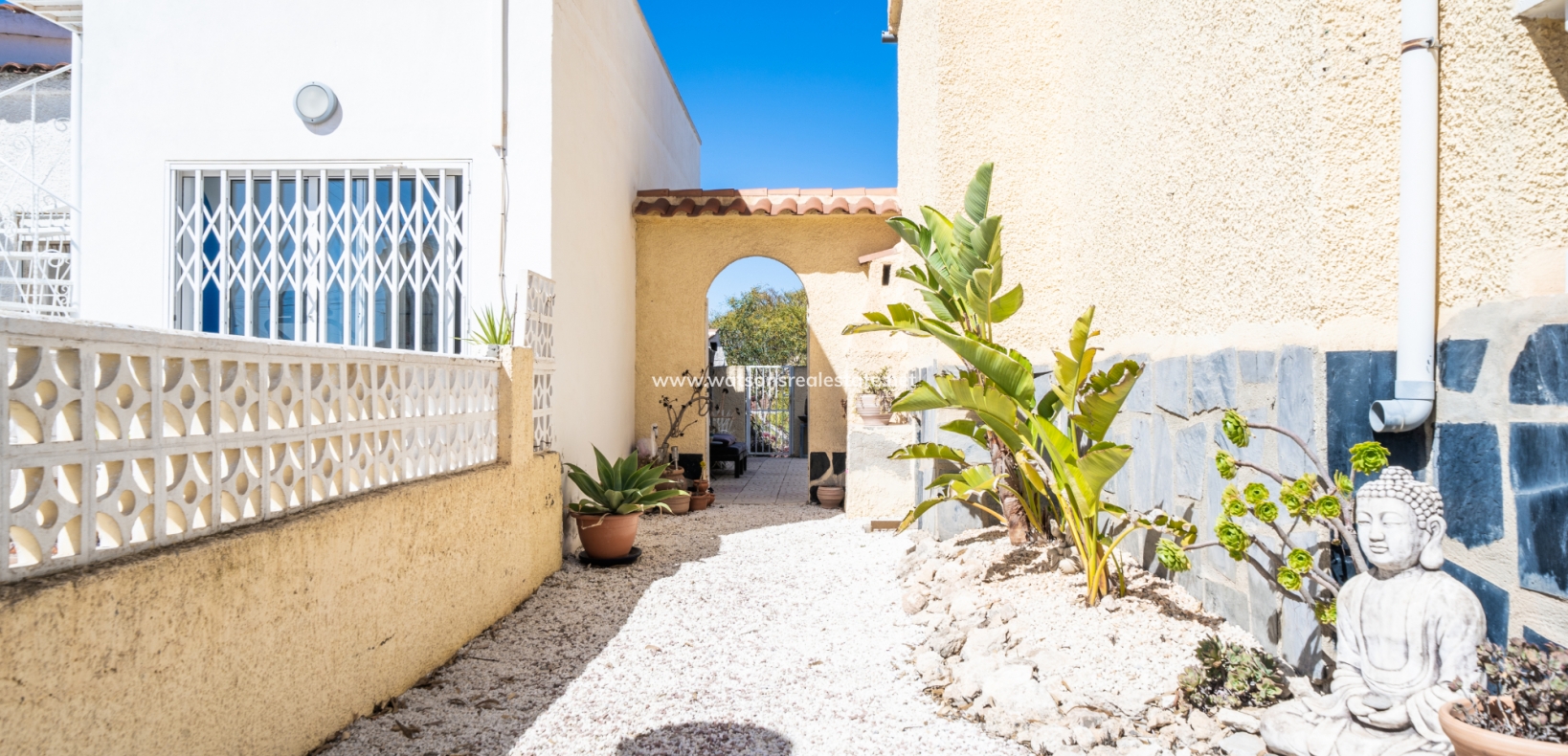 Resale - Fristaende Villa - Urb. La Marina