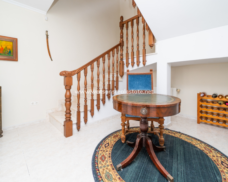 Resale - Fristaende Villa - Urb. La Marina