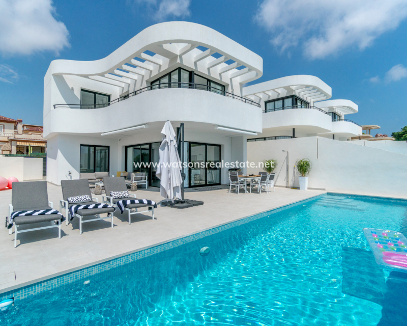 Resale - Fristaende Villa - Urb. La Marina