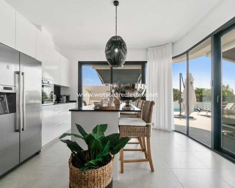 Resale - Fristaende Villa - Urb. La Marina