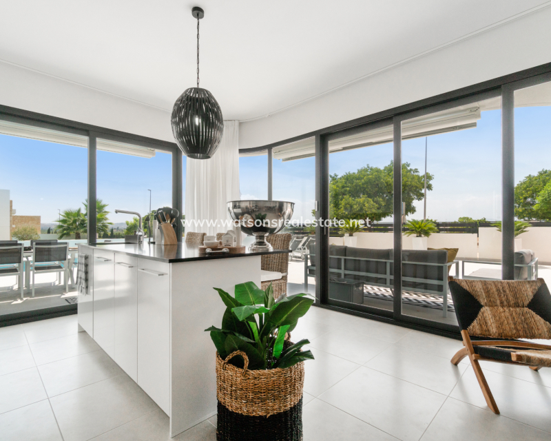 Resale - Fristaende Villa - Urb. La Marina