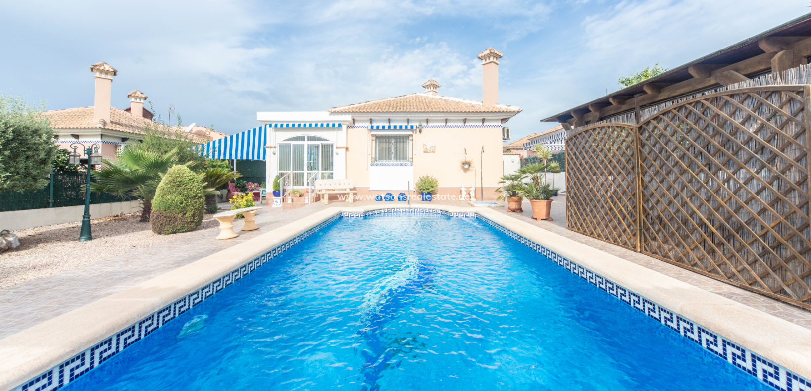 Resale - Fristaende Villa - Urb. La Marina