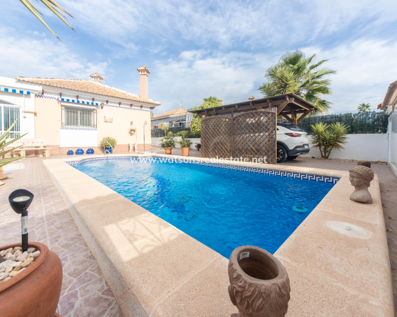 Resale - Fristaende Villa - Urb. La Marina