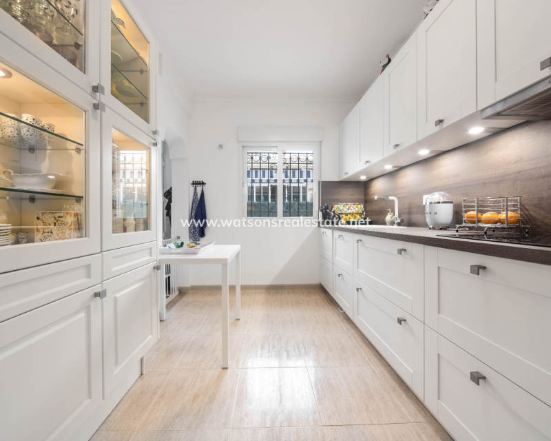 Resale - Fristaende Villa - Urb. La Marina