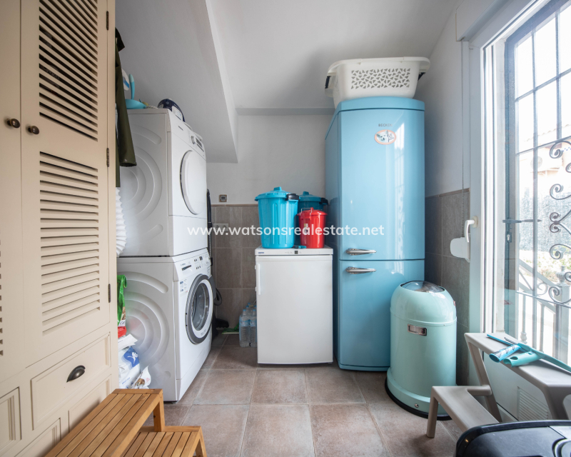 Resale - Fristaende Villa - Urb. La Marina