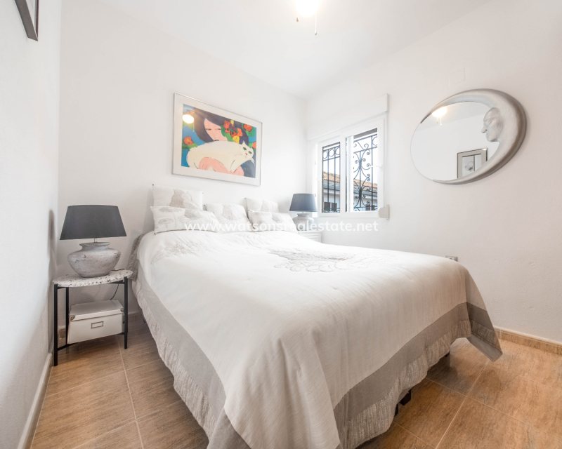Resale - Fristaende Villa - Urb. La Marina