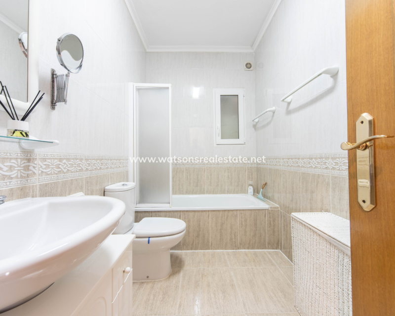 Resale - Fristaende Villa - Urb. La Marina