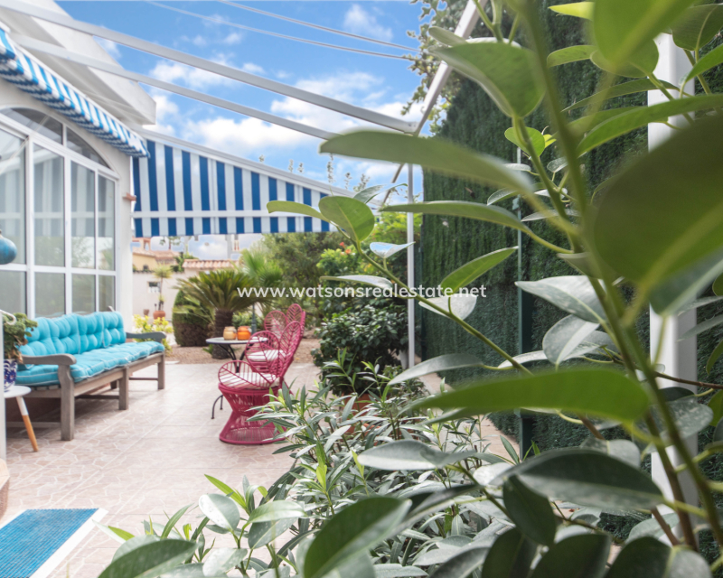 Resale - Fristaende Villa - Urb. La Marina