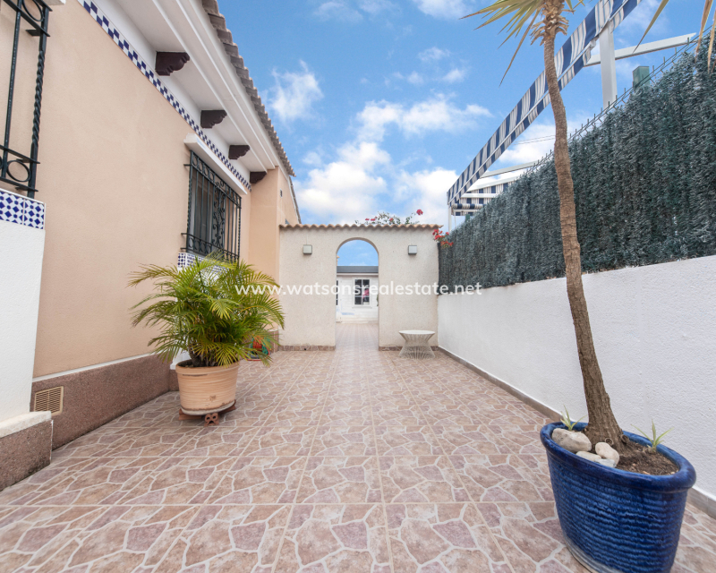 Resale - Fristaende Villa - Urb. La Marina