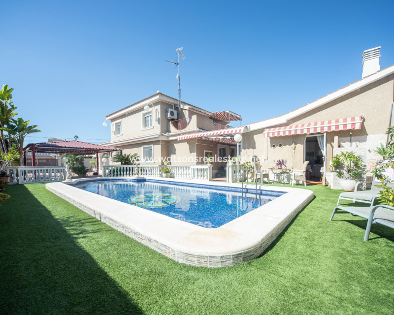 Resale - Fristaende Villa - Urb. La Marina