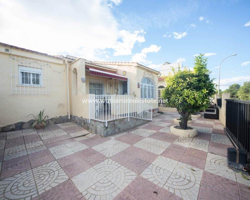 Resale - Fristaende Villa - Urb. La Marina