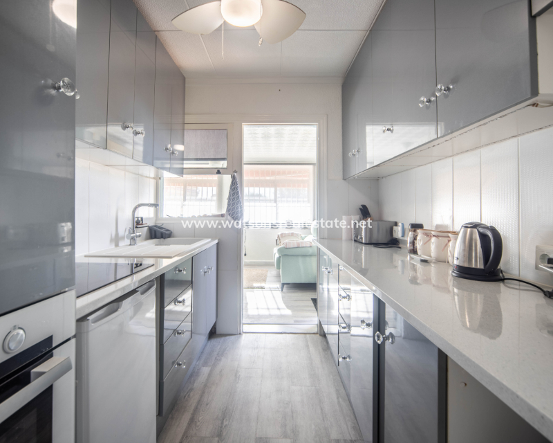 Resale - Fristaende Villa - Urb. La Marina