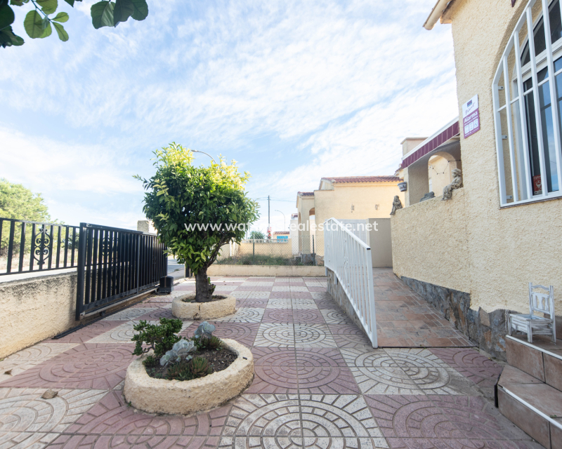Resale - Fristaende Villa - Urb. La Marina