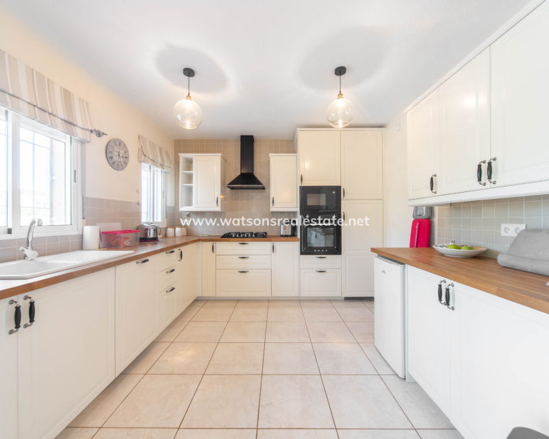 Resale - Fristaende Villa - Urb. La Marina