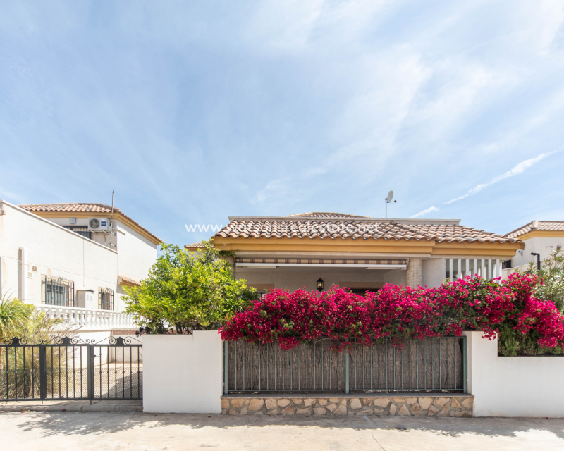 Resale - Fristaende Villa - Urb. La Marina