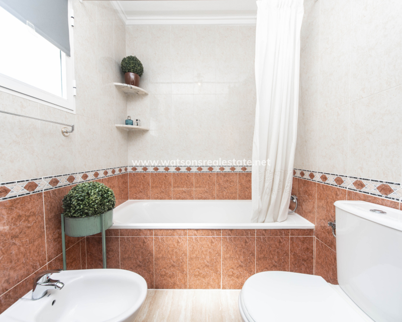 Resale - Fristaende Villa - Urb. La Marina