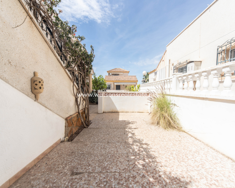 Resale - Fristaende Villa - Urb. La Marina