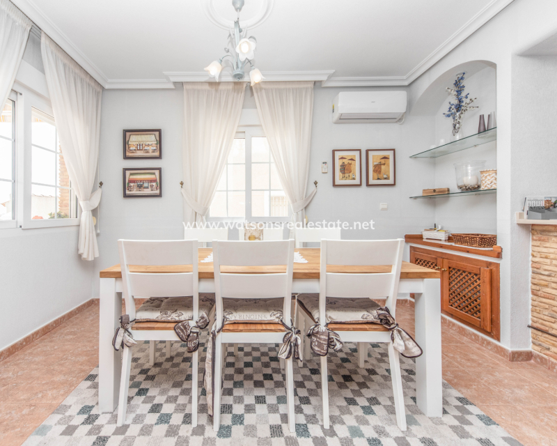 Resale - Fristaende Villa - Urb. La Marina