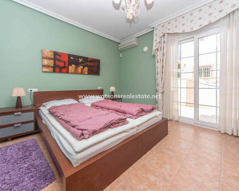 Resale - Fristaende Villa - Urb. La Marina