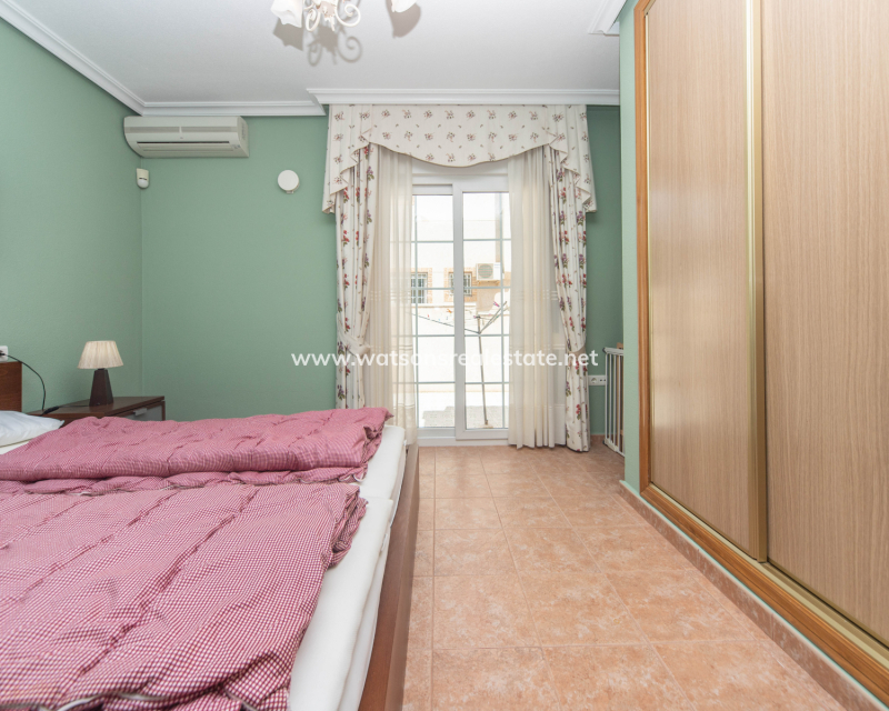 Resale - Fristaende Villa - Urb. La Marina