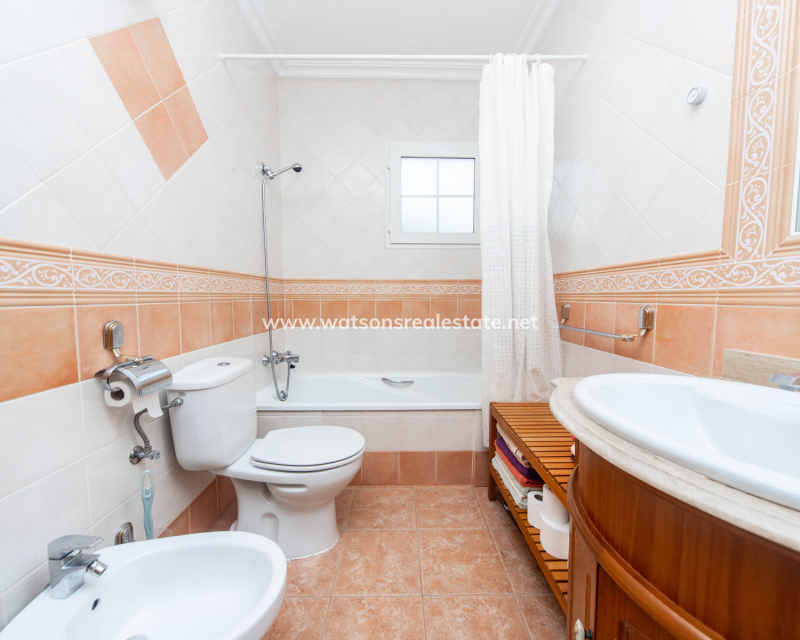 Resale - Fristaende Villa - Urb. La Marina