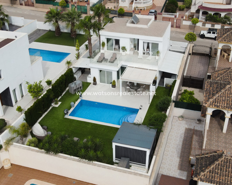 Resale - Fristaende Villa - Urb. La Marina