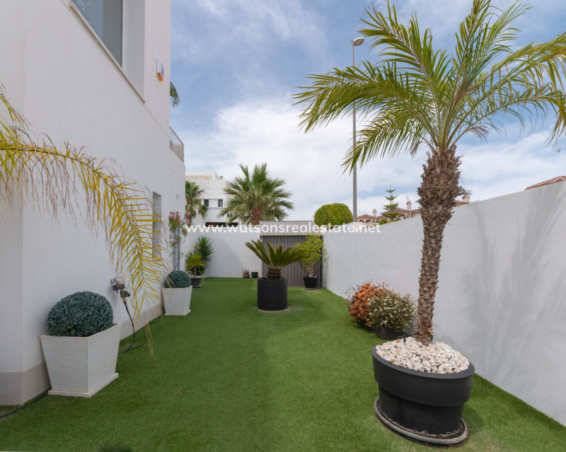 Resale - Fristaende Villa - Urb. La Marina