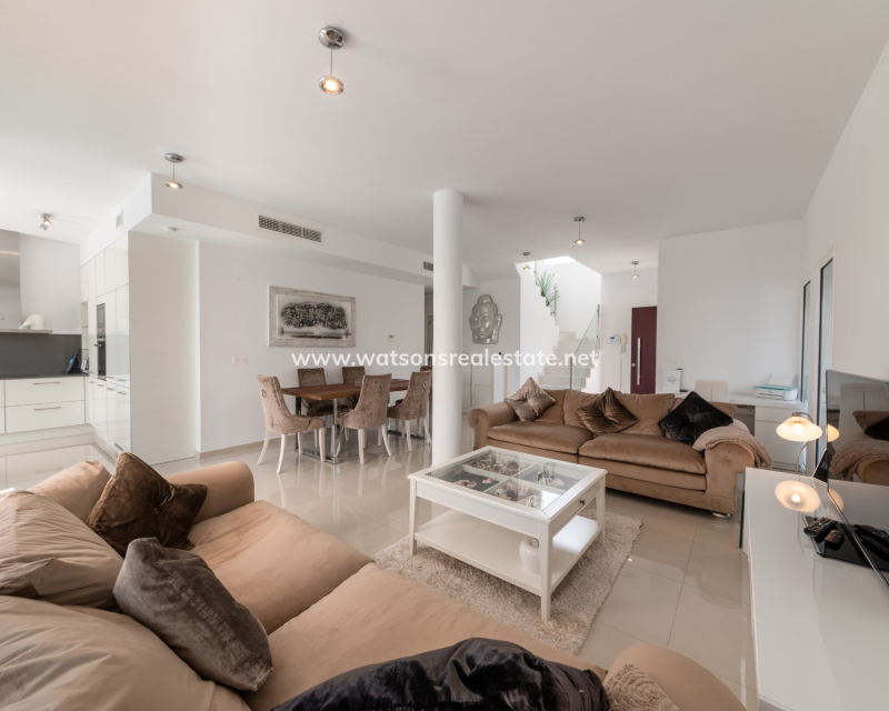 Resale - Fristaende Villa - Urb. La Marina