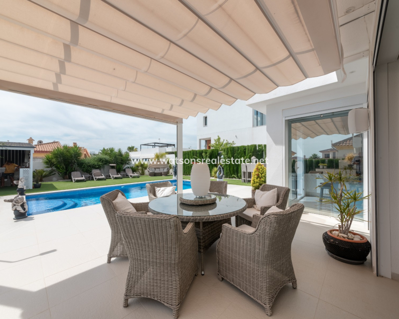 Resale - Fristaende Villa - Urb. La Marina
