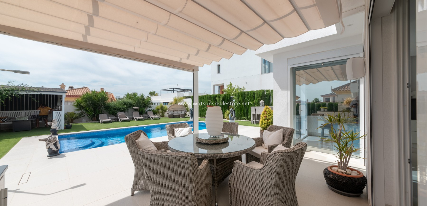 Resale - Fristaende Villa - Urb. La Marina