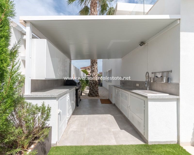 Resale - Fristaende Villa - Urb. La Marina