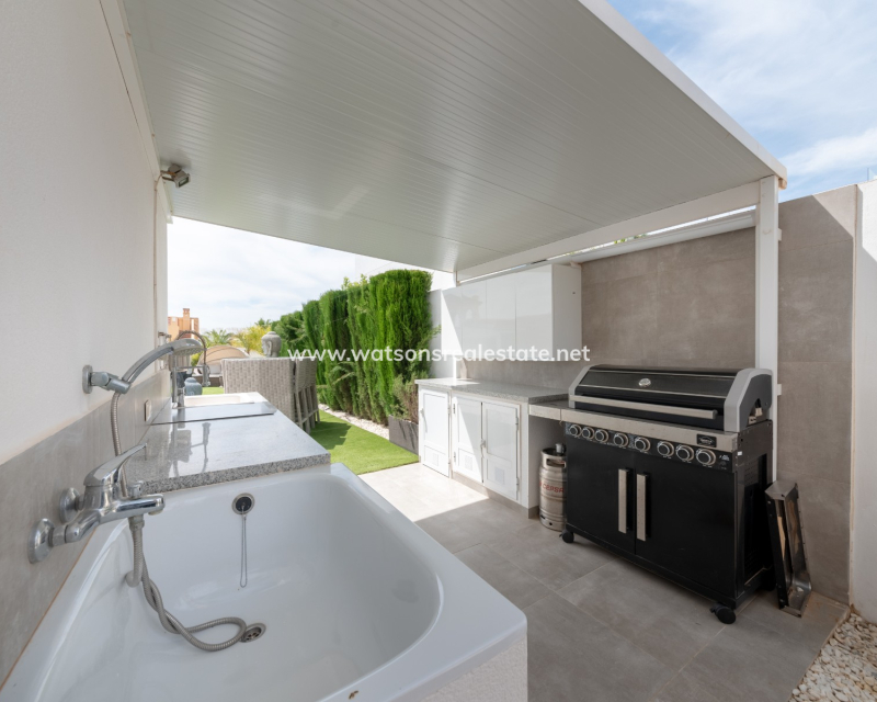 Resale - Fristaende Villa - Urb. La Marina