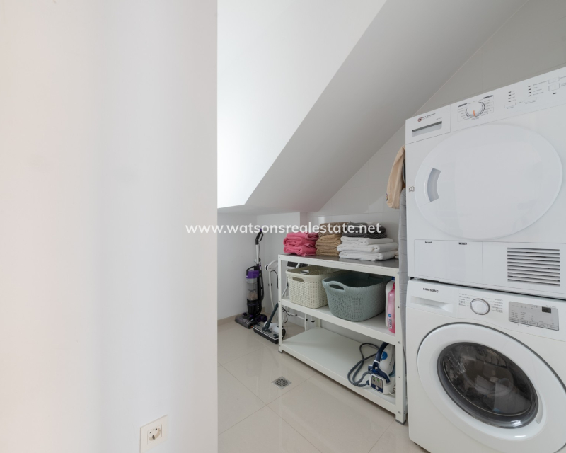 Resale - Fristaende Villa - Urb. La Marina