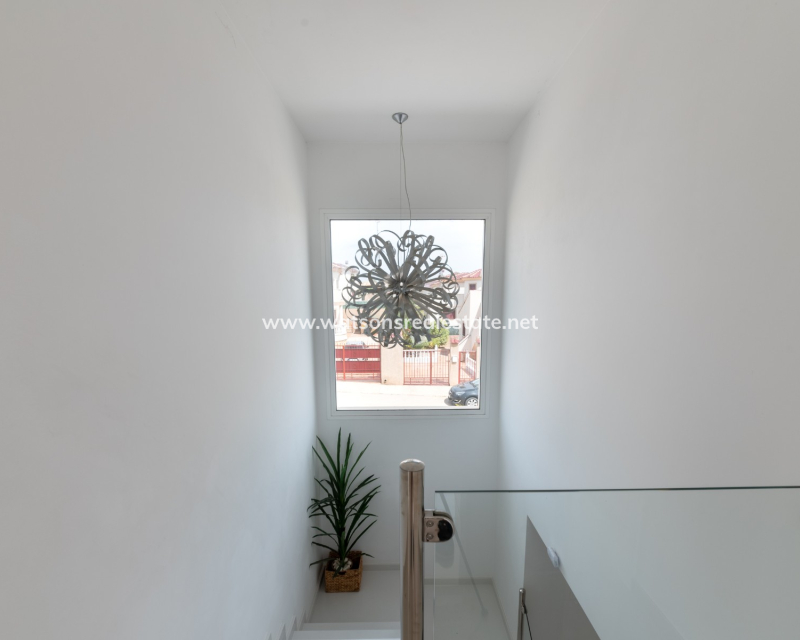 Resale - Fristaende Villa - Urb. La Marina
