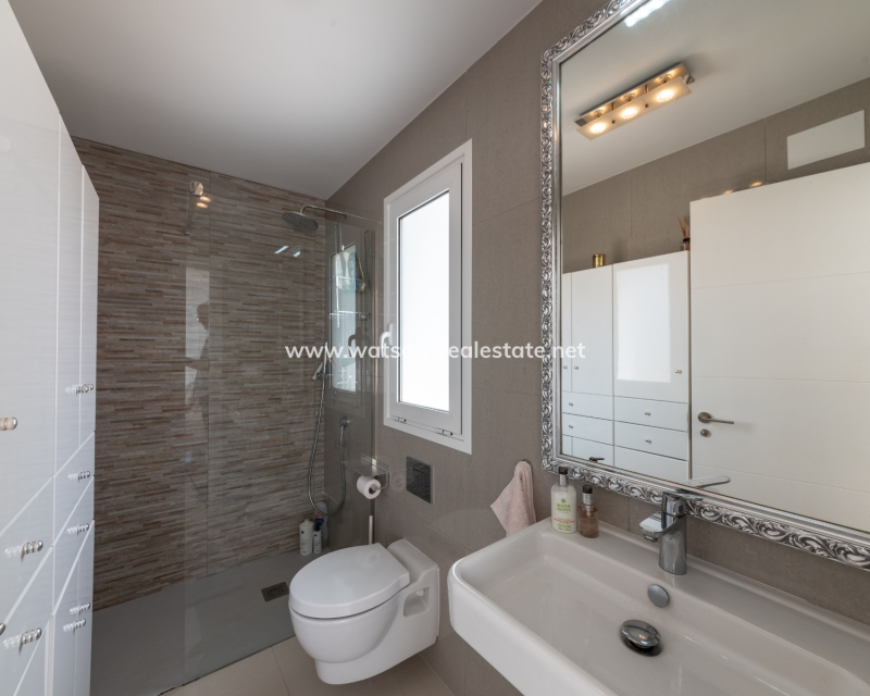 Resale - Fristaende Villa - Urb. La Marina