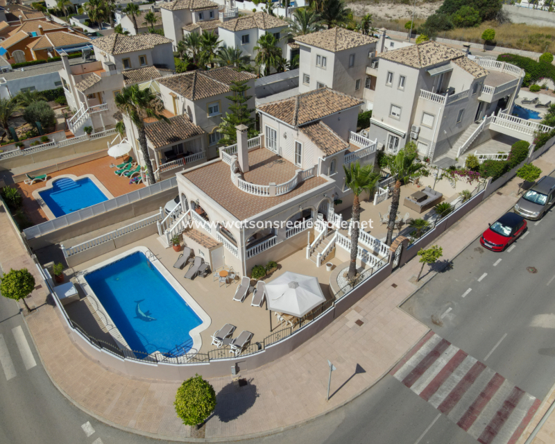 Resale - Fristaende Villa - Urb. La Marina