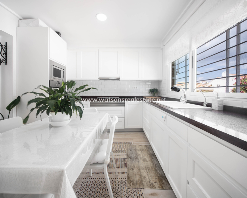 Resale - Fristaende Villa - Urb. La Marina