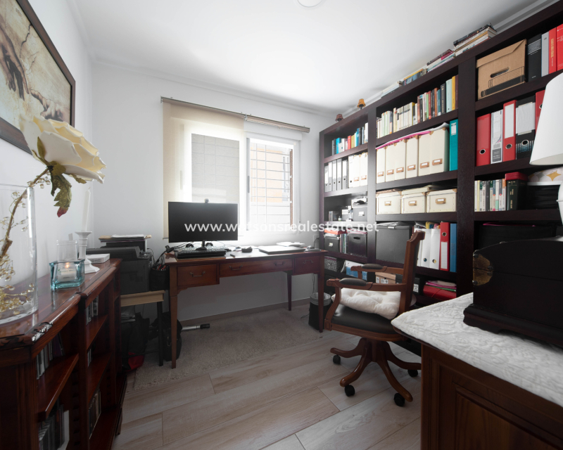 Resale - Fristaende Villa - Urb. La Marina