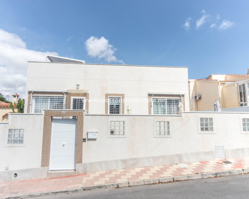 Resale - Fristaende Villa - Urb. La Marina