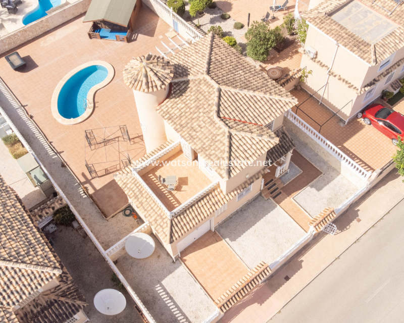 Resale - Fristaende Villa - Urb. La Marina