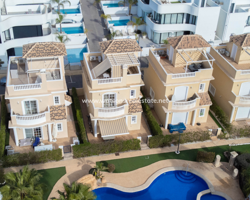 Resale - Fristaende Villa - Urb. La Marina