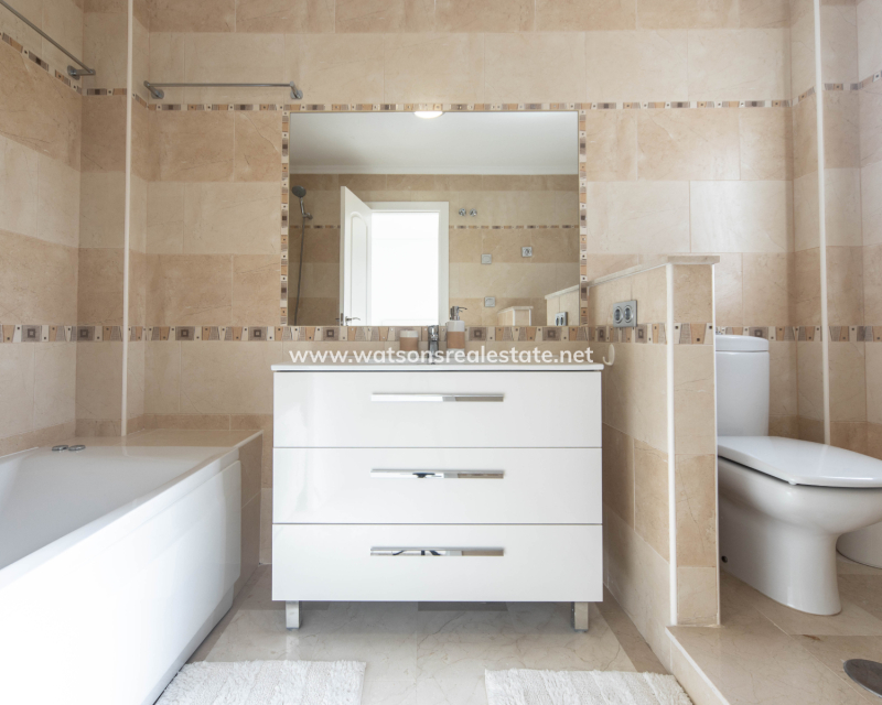 Resale - Fristaende Villa - Urb. La Marina