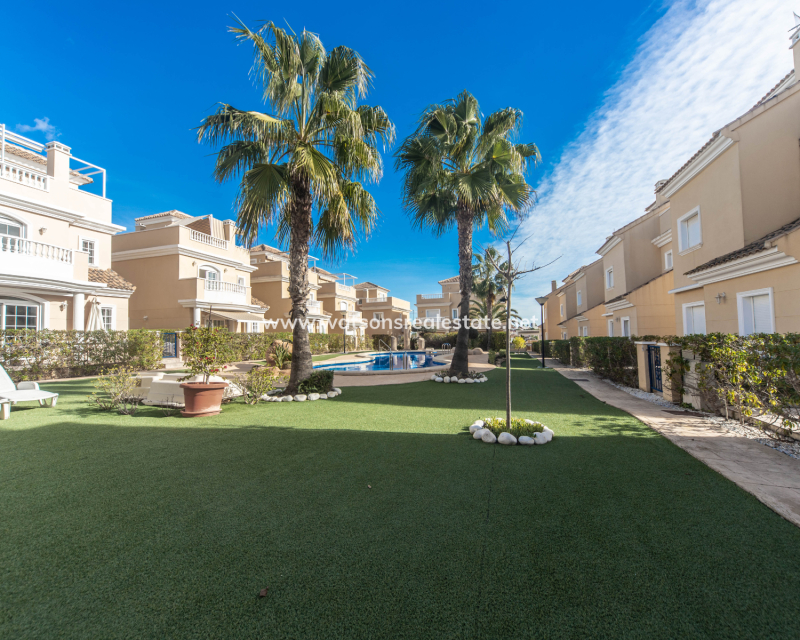 Resale - Fristaende Villa - Urb. La Marina
