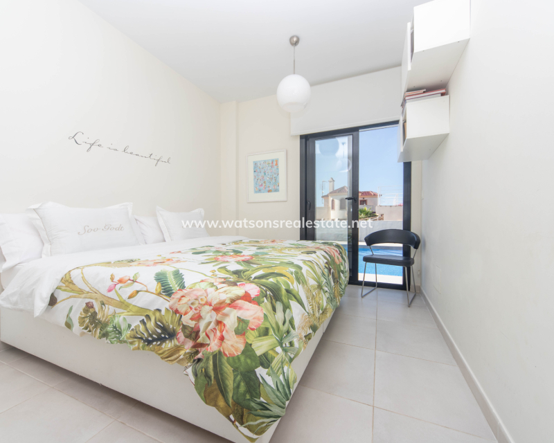 Resale - Fristaende Villa - Urb. La Marina